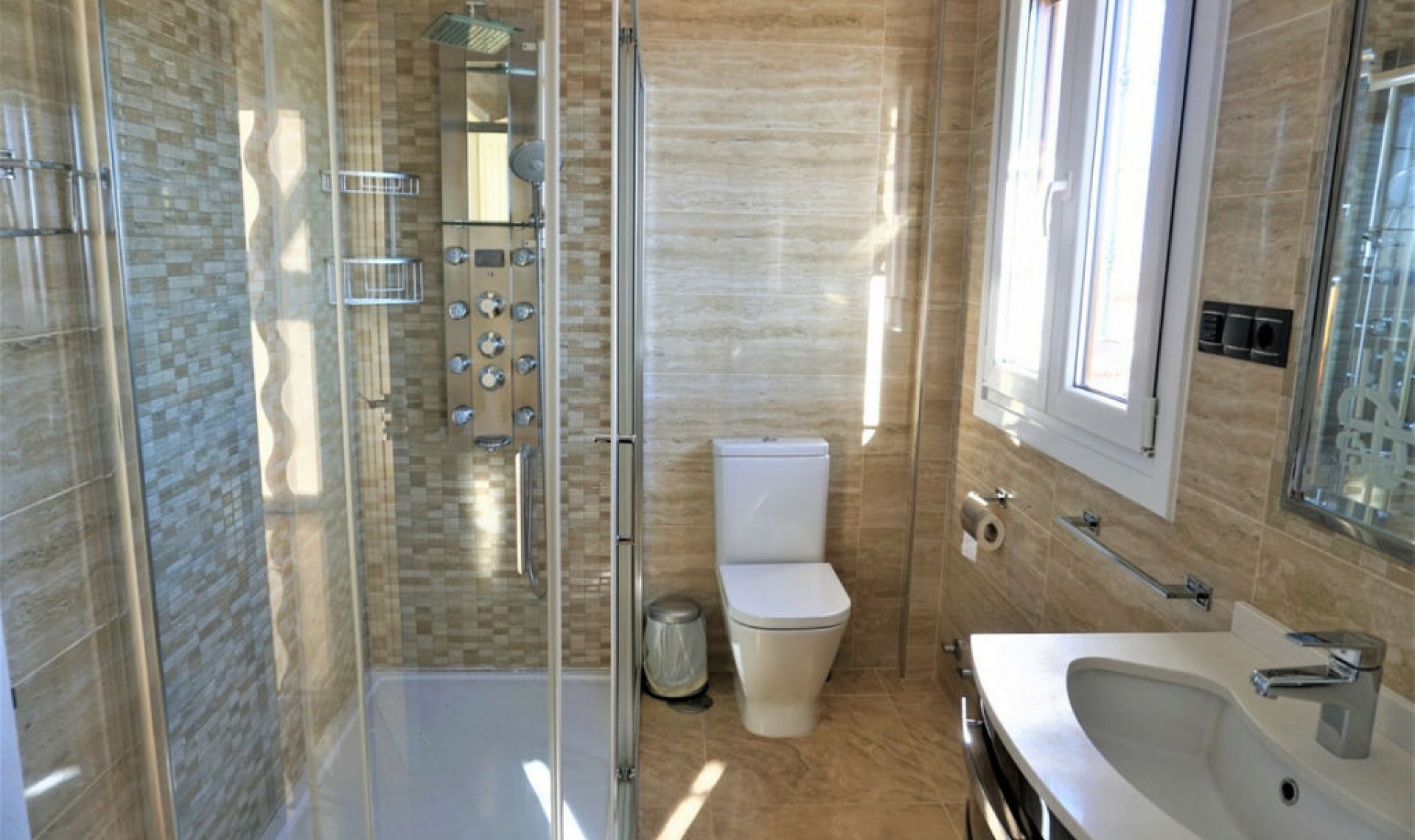Resale - House -
Torre del Mar