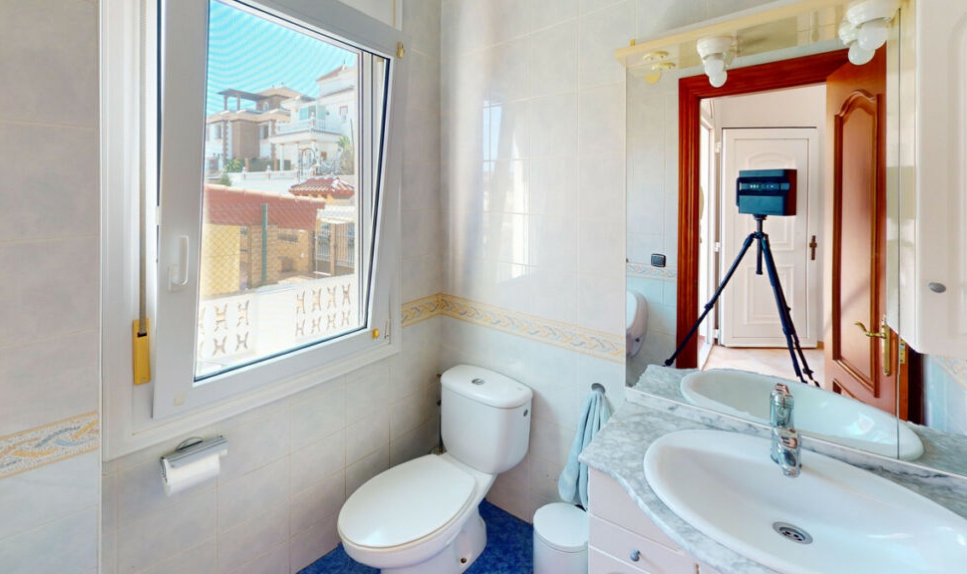 Resale - House -
Torre del Mar