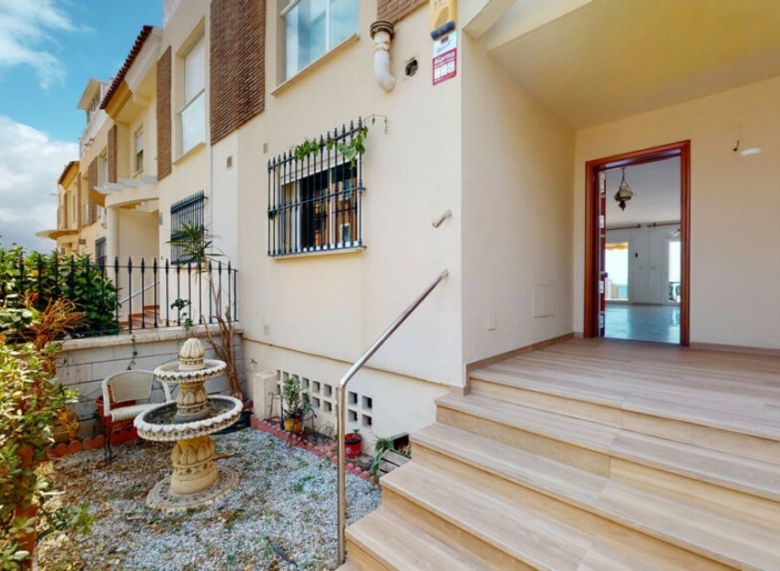 Resale - House -
Torre del Mar
