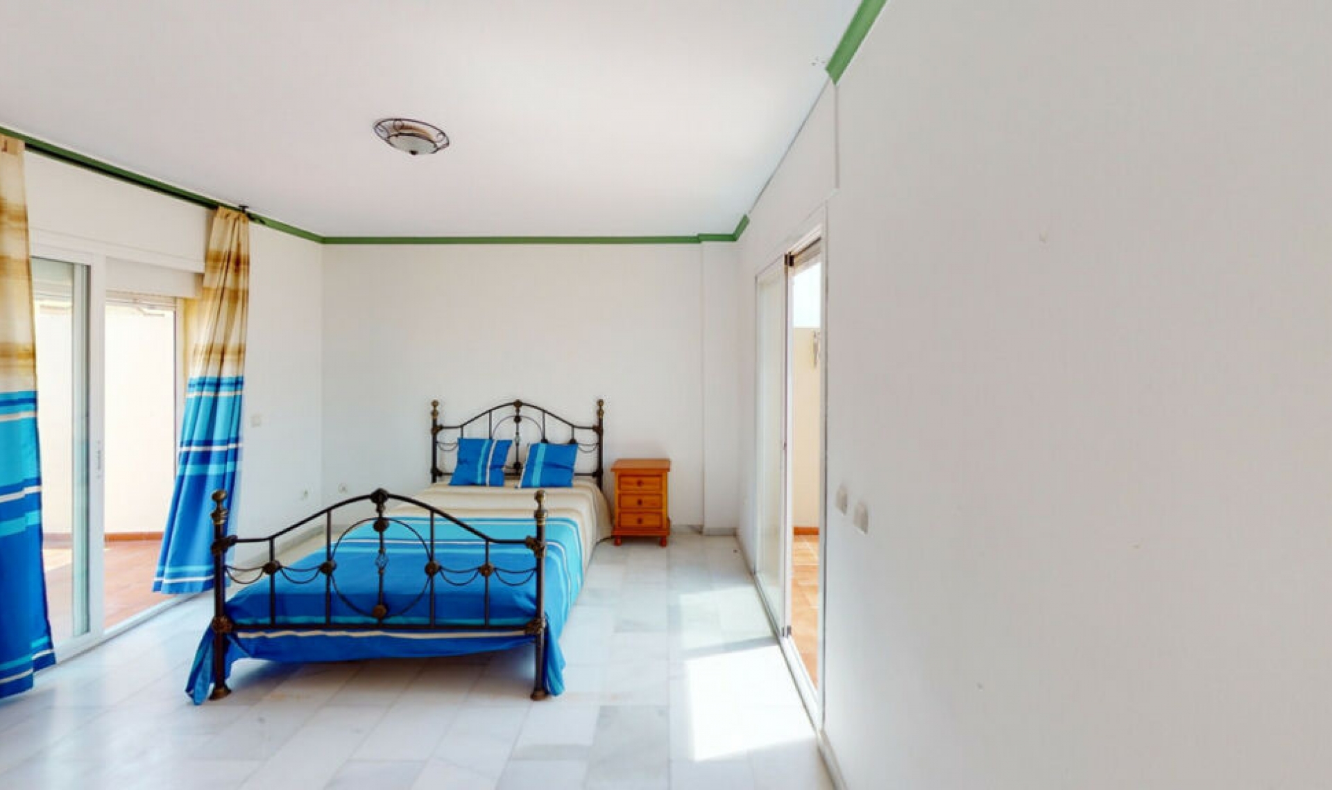 Resale - House -
Torre del Mar