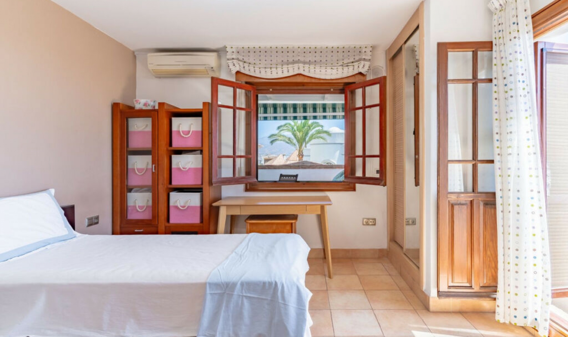 Resale - House -
Torre del Mar