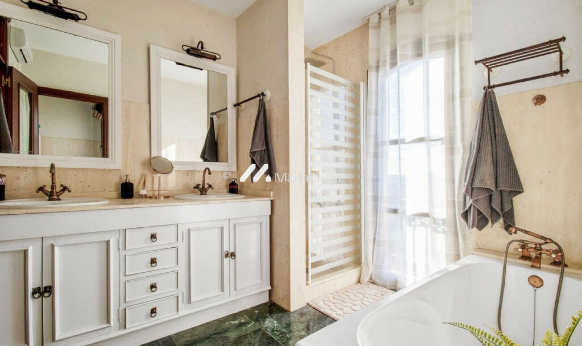 Resale - House -
Torre del Mar