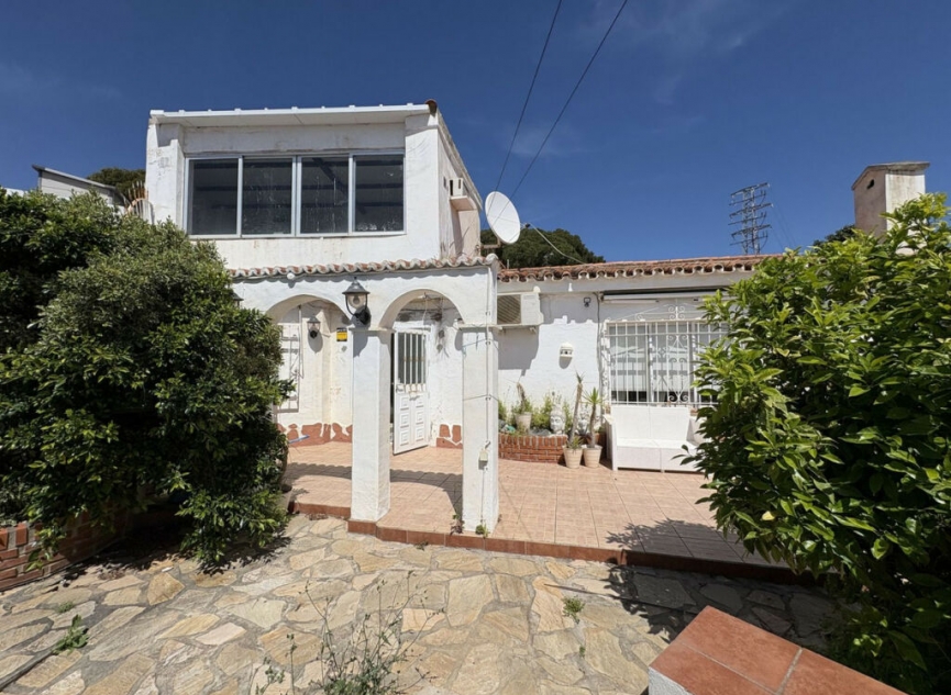 Resale - House -
Torreblanca