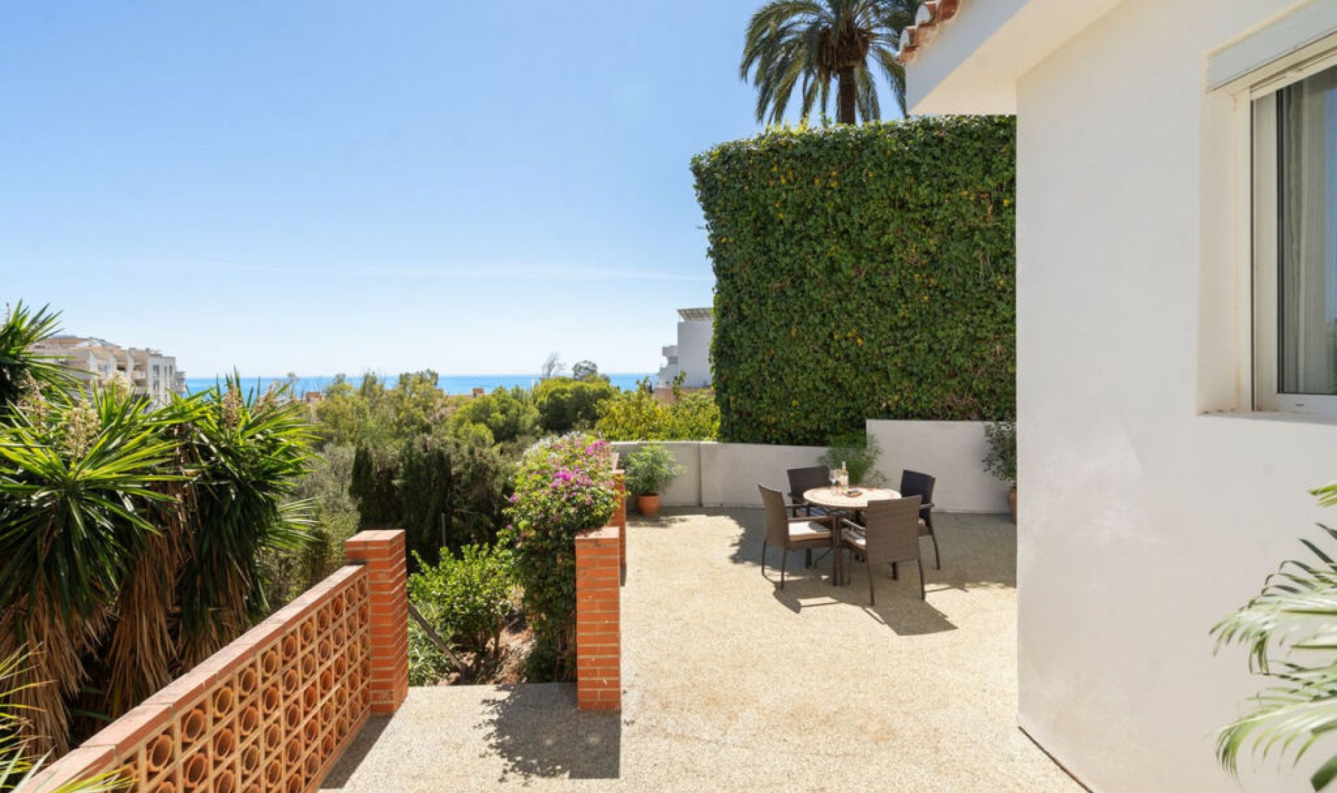 Resale - House -
Torreblanca