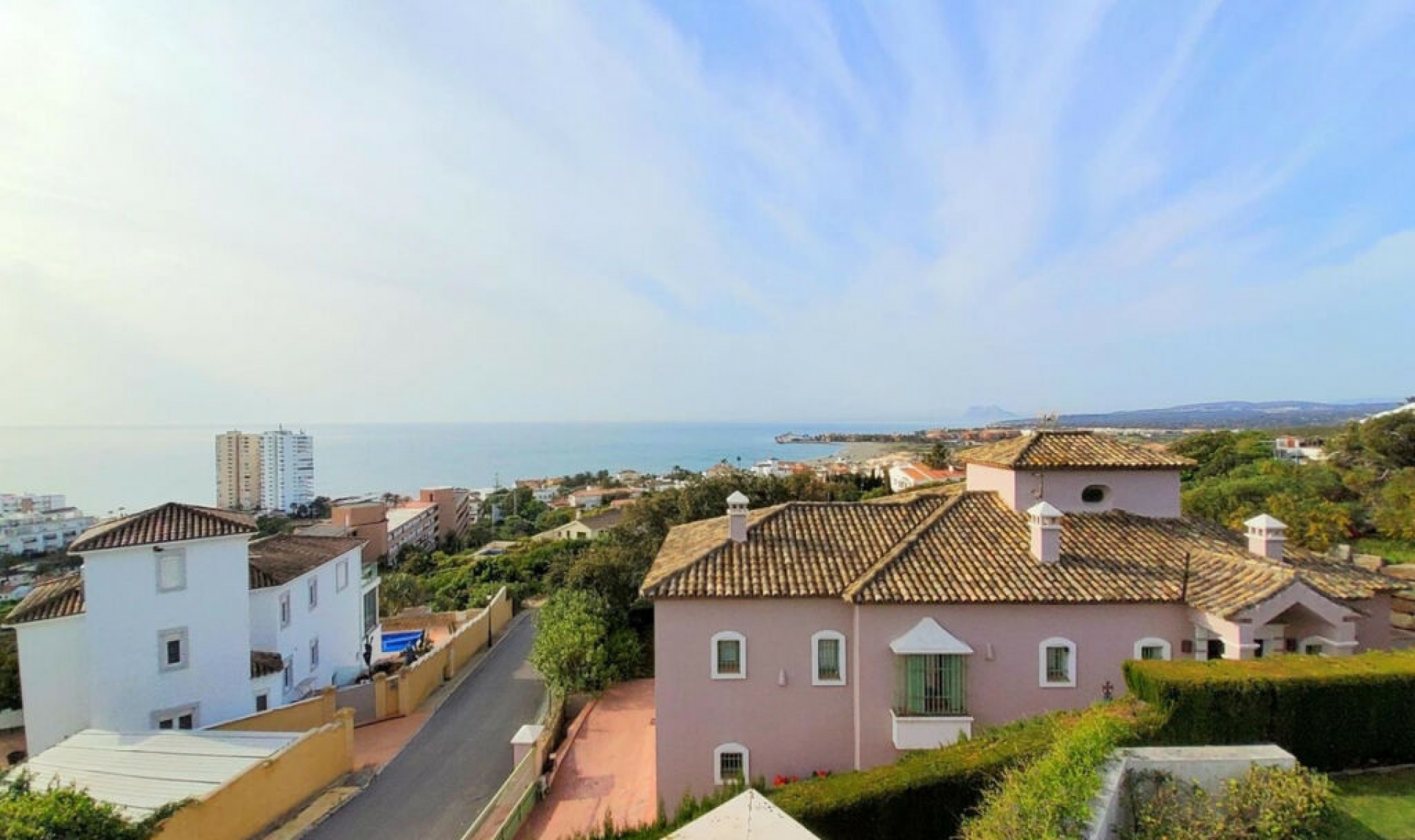 Resale - House -
Torreguadiaro