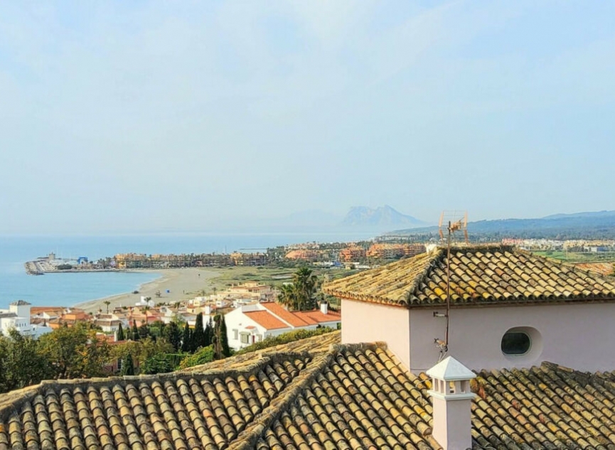 Resale - House -
Torreguadiaro