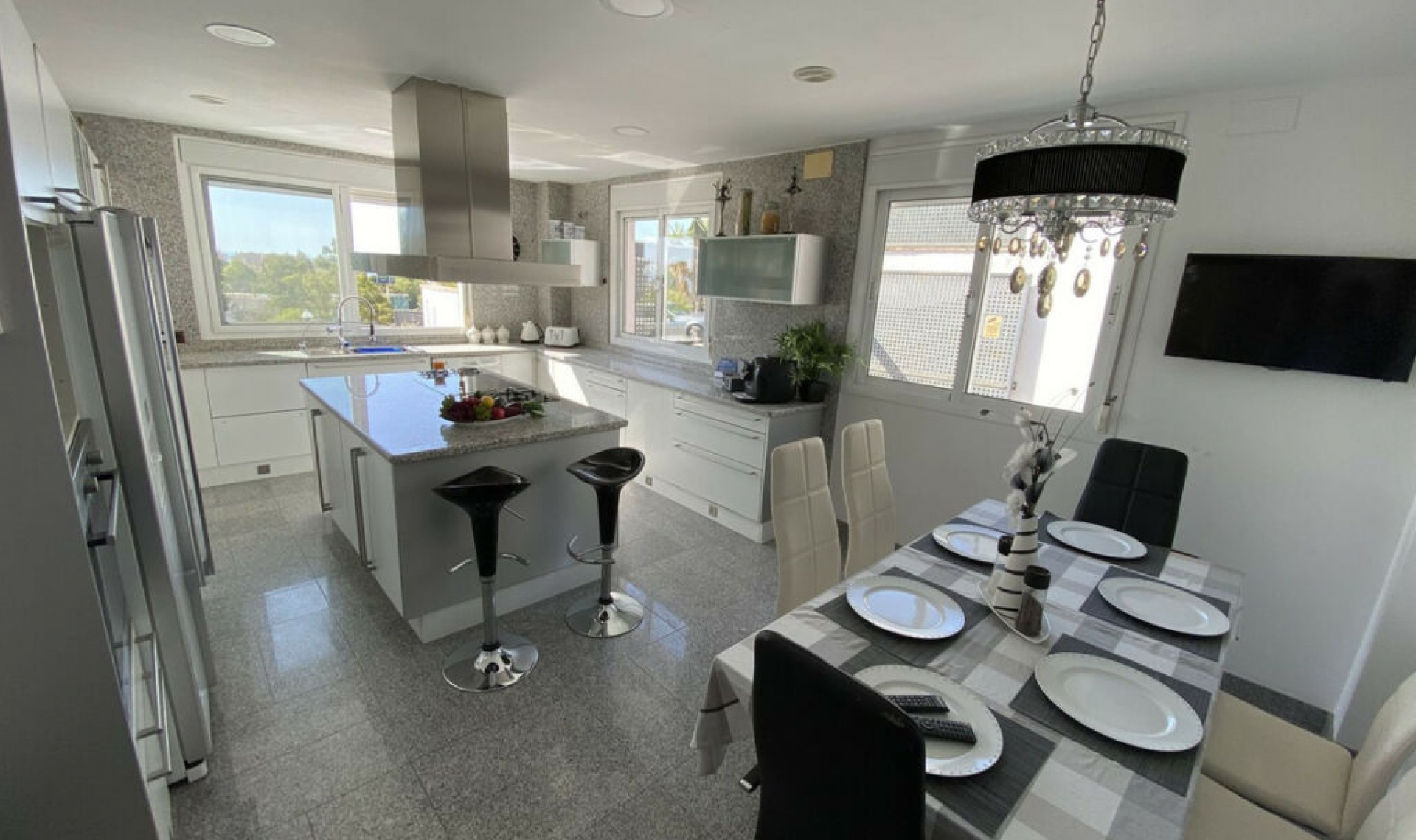 Resale - House -
Torremolinos