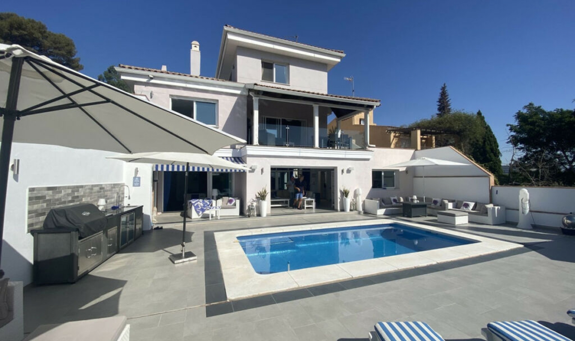 Resale - House -
Torremolinos