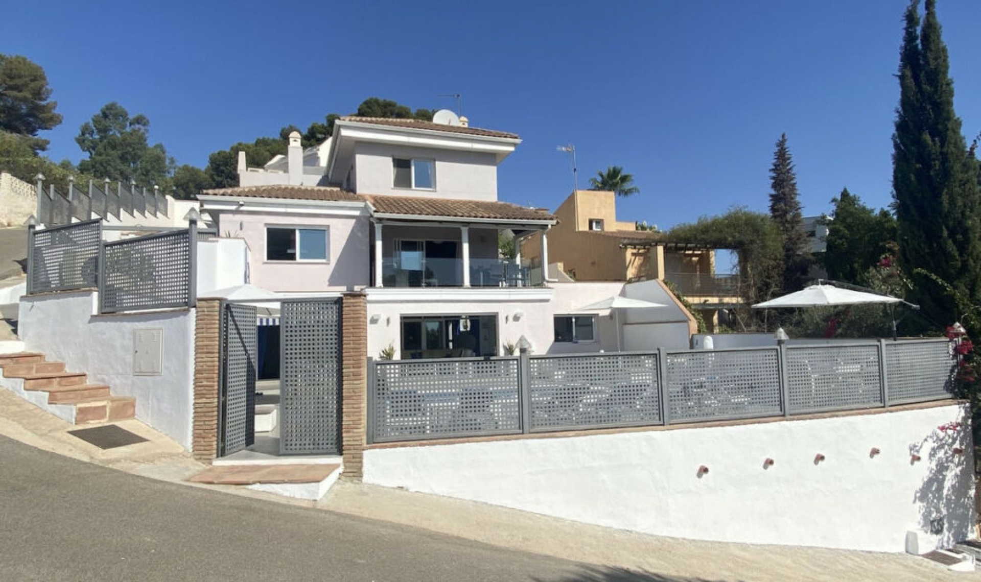 Resale - House -
Torremolinos