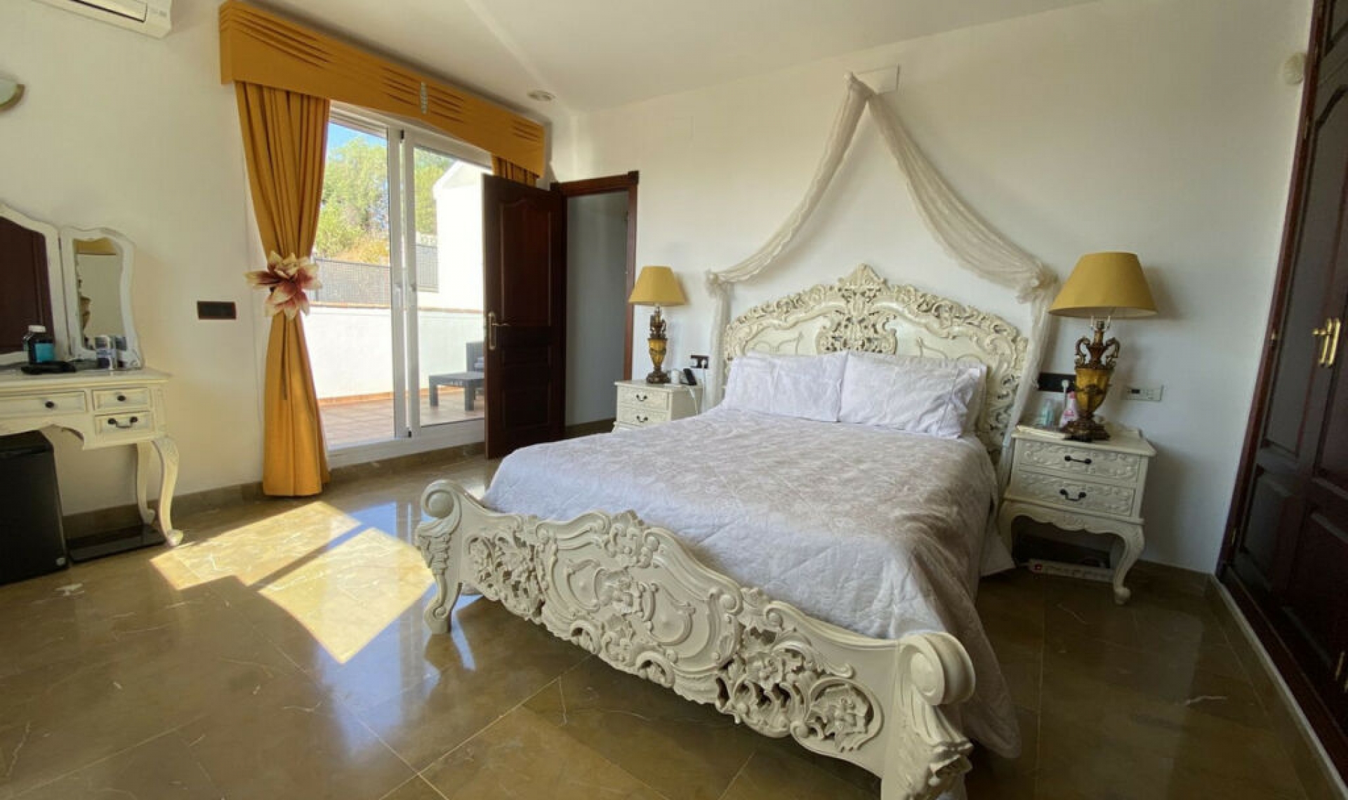 Resale - House -
Torremolinos