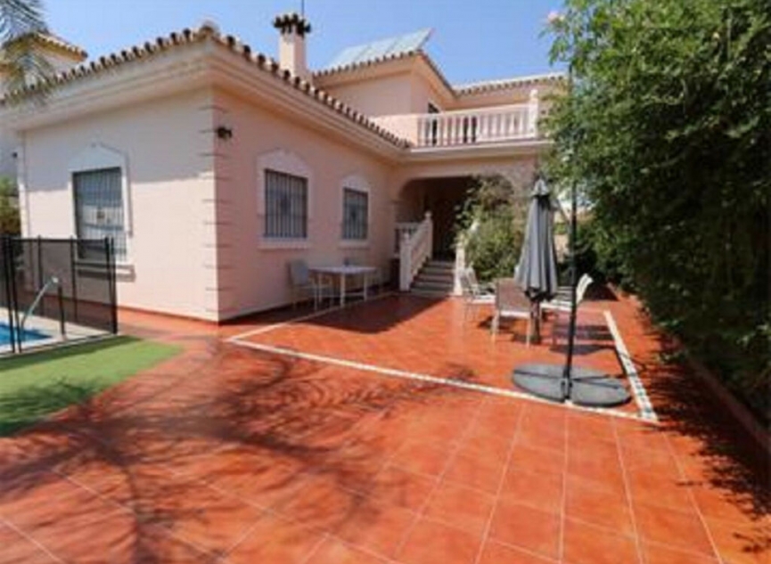 Resale - House -
Torremolinos