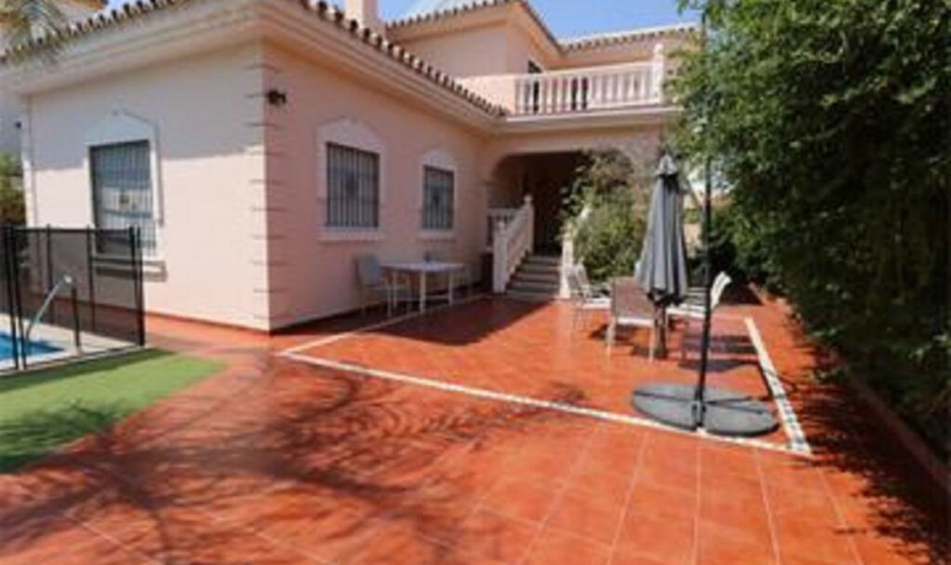 Resale - House -
Torremolinos