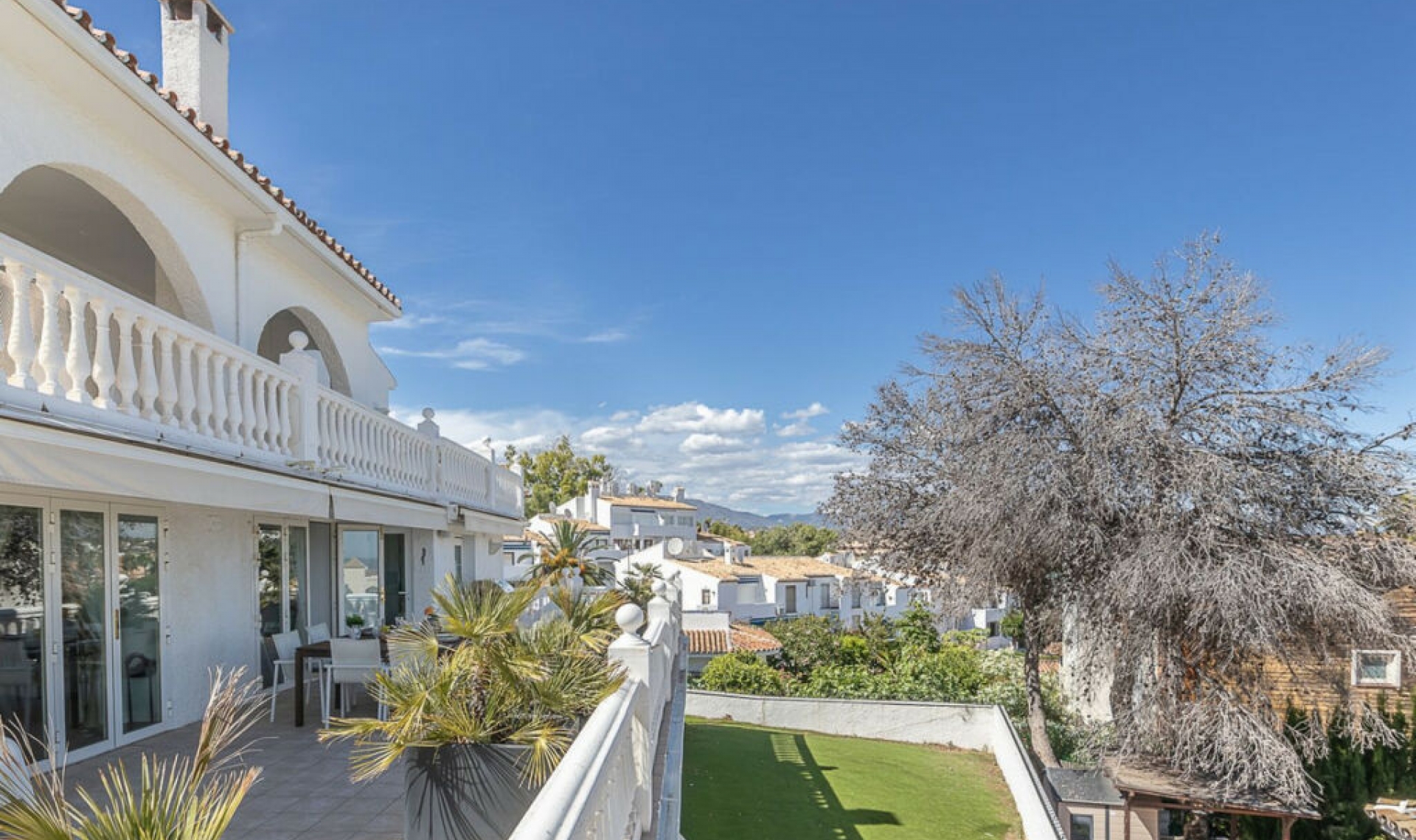 Resale - House -
Torrenueva