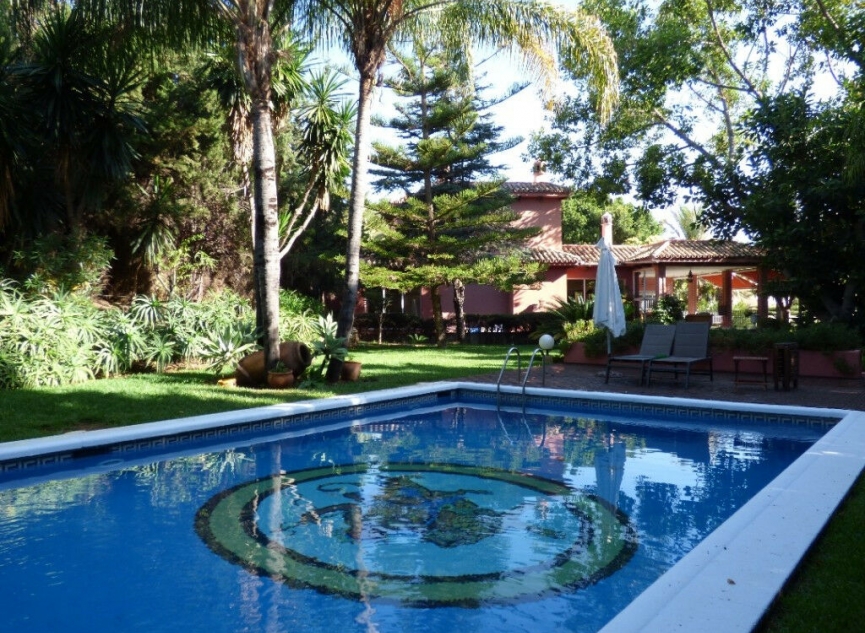 Resale - House -
Torrenueva