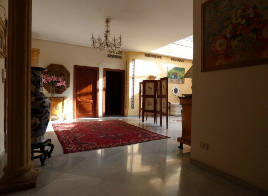 Resale - House -
Torrenueva