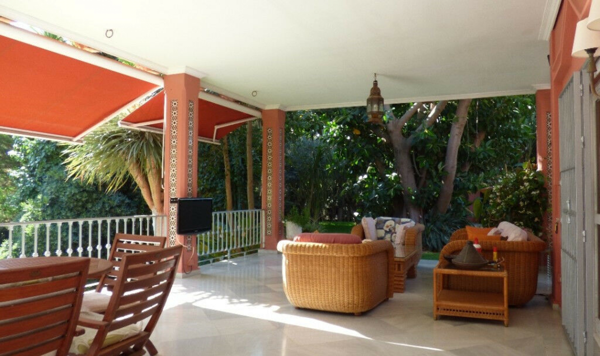 Resale - House -
Torrenueva