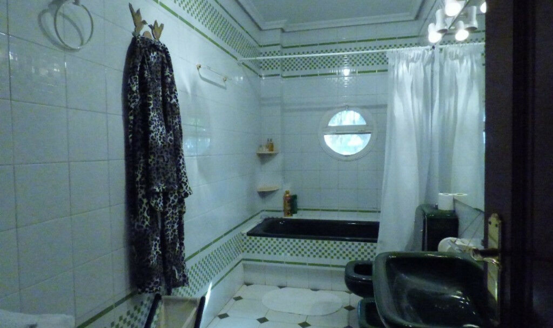 Resale - House -
Torrenueva