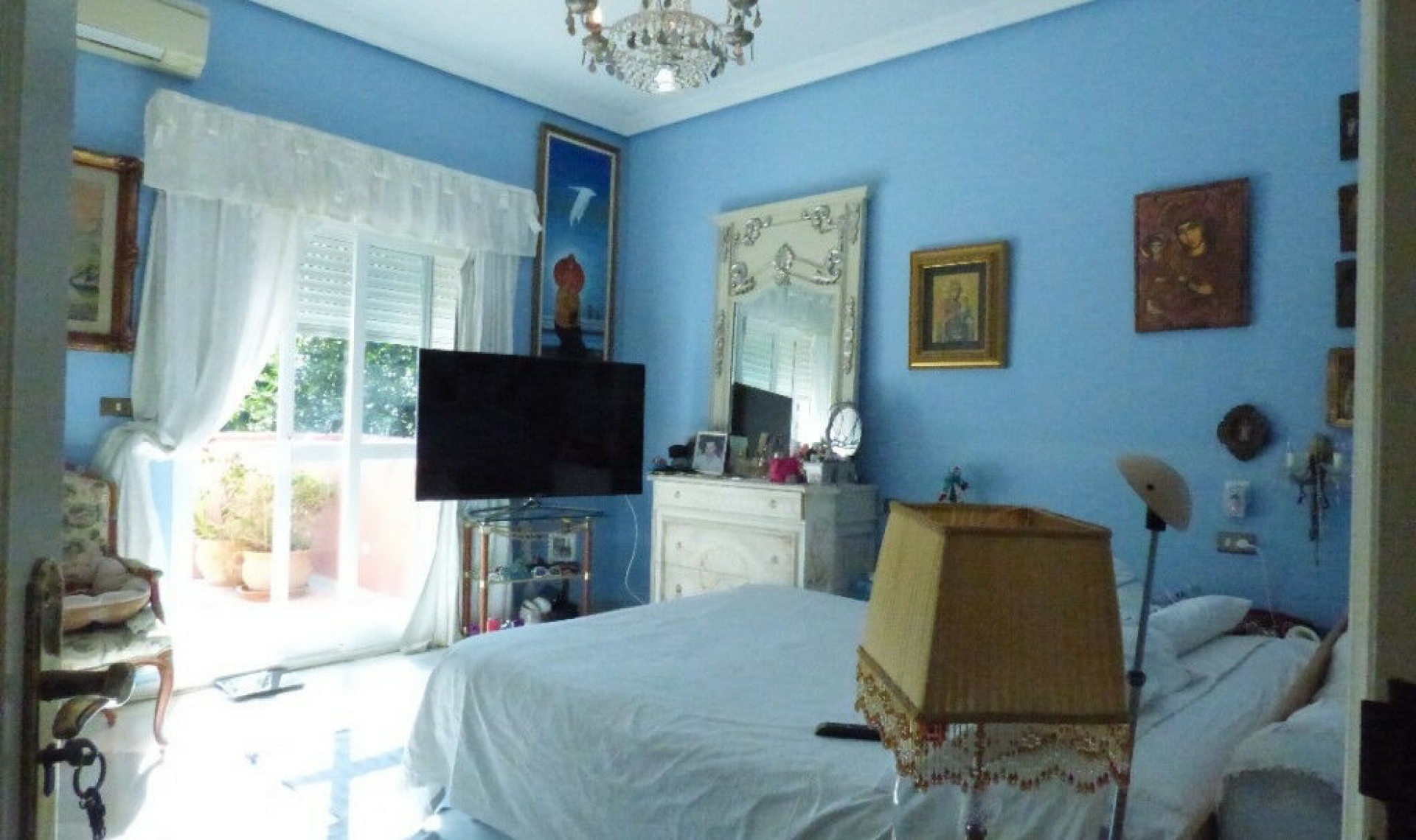 Resale - House -
Torrenueva