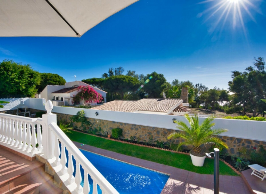 Resale - House -
Torrenueva