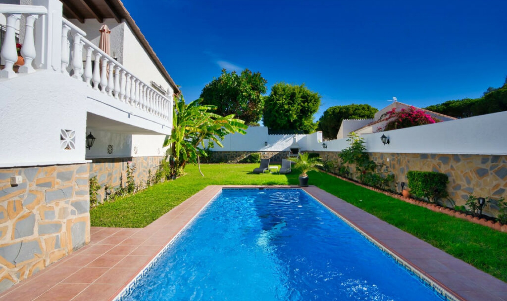 Resale - House -
Torrenueva