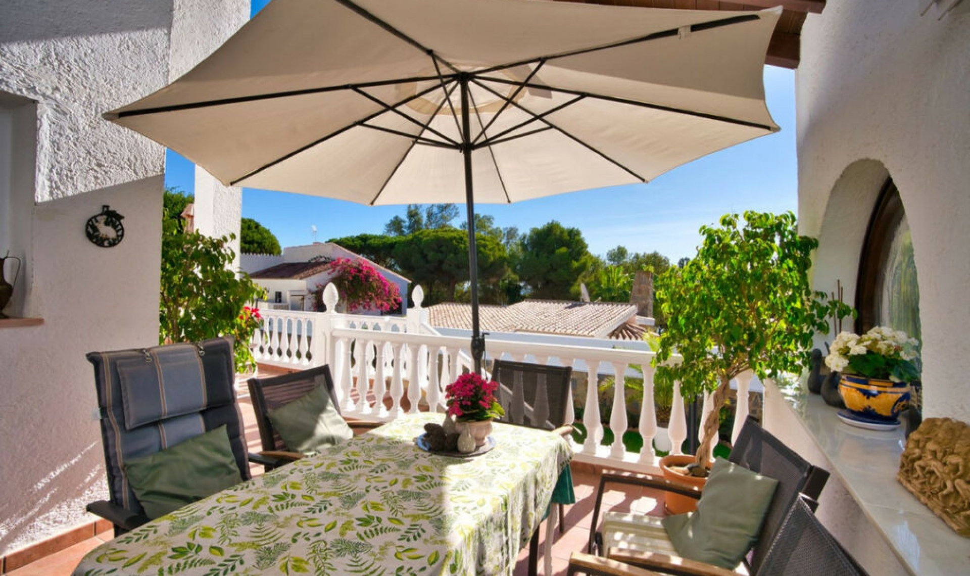 Resale - House -
Torrenueva