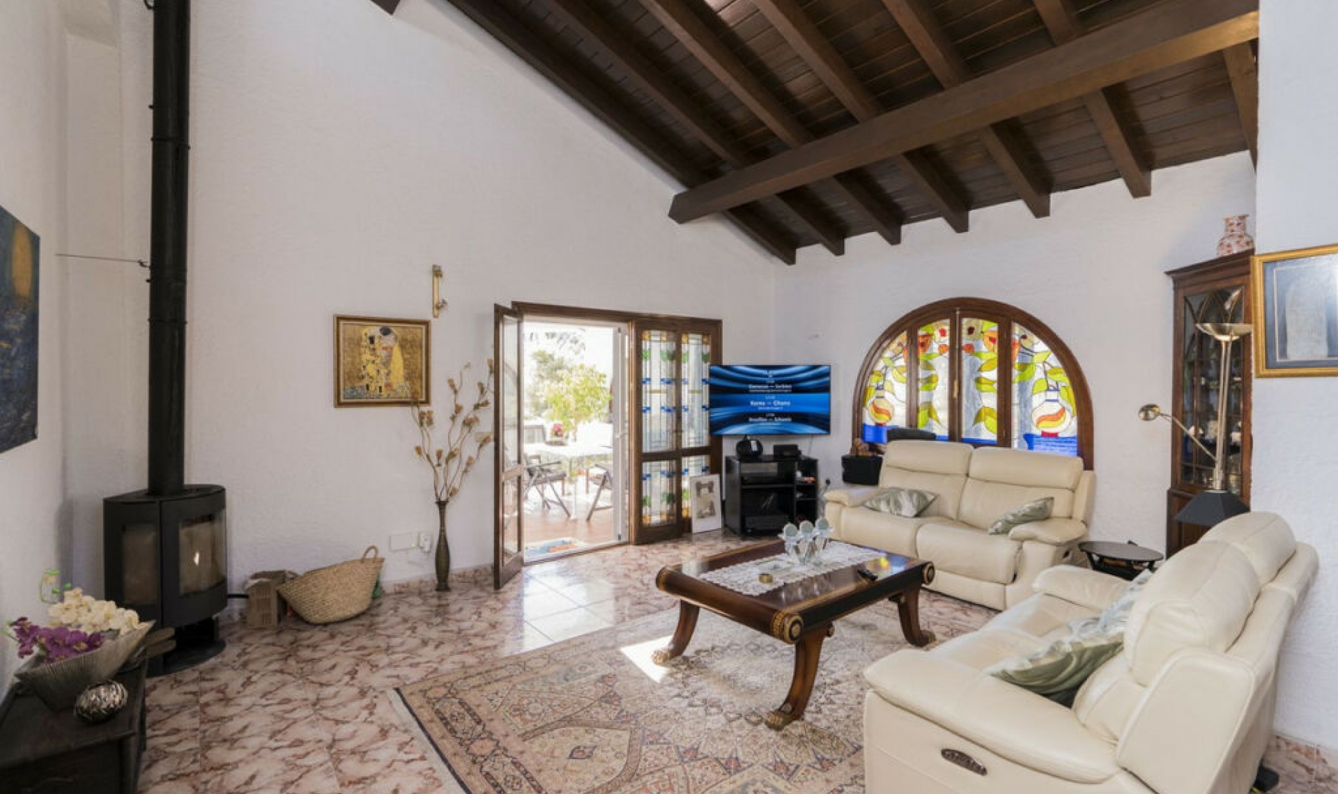 Resale - House -
Torrenueva