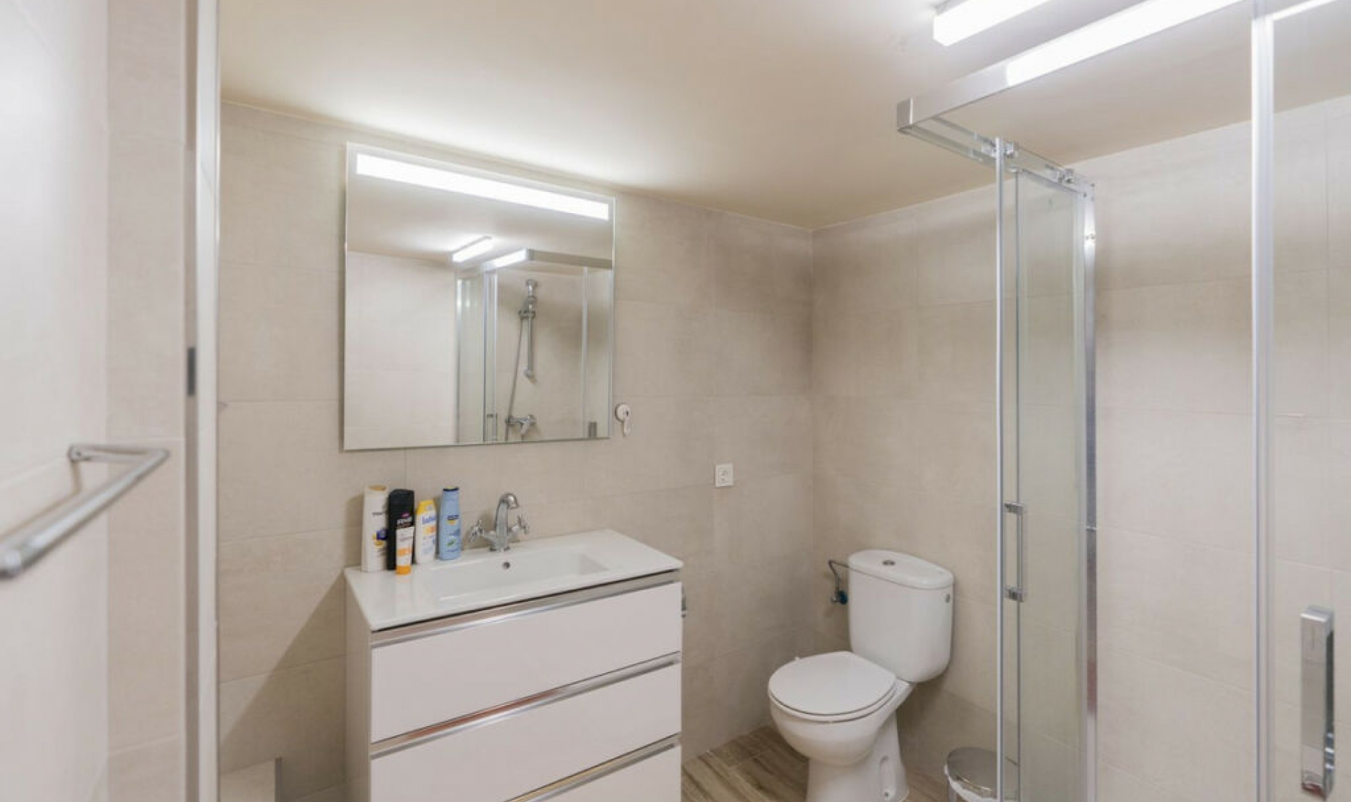 Resale - House -
Torrenueva