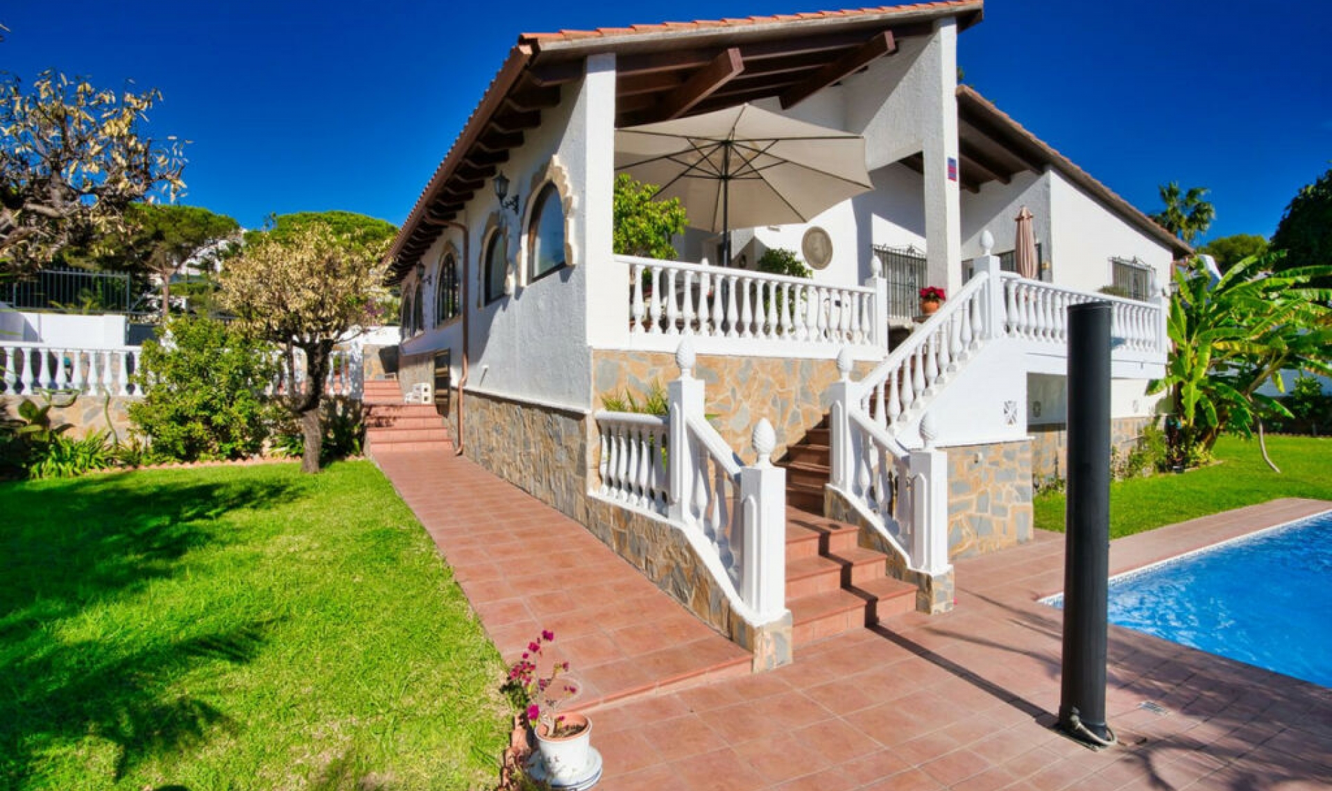 Resale - House -
Torrenueva