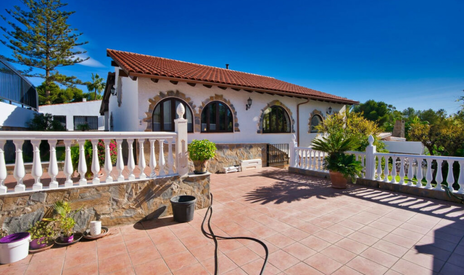 Resale - House -
Torrenueva