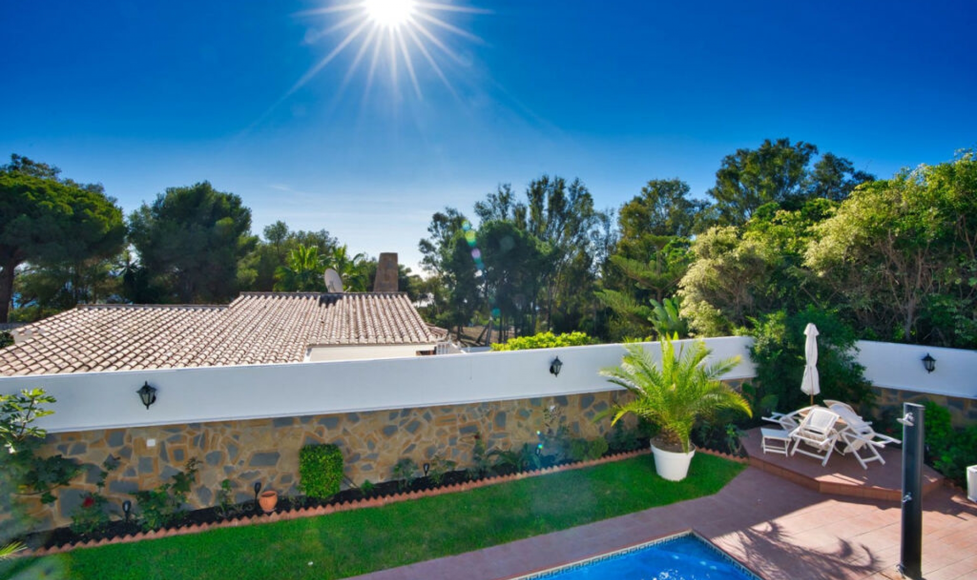 Resale - House -
Torrenueva