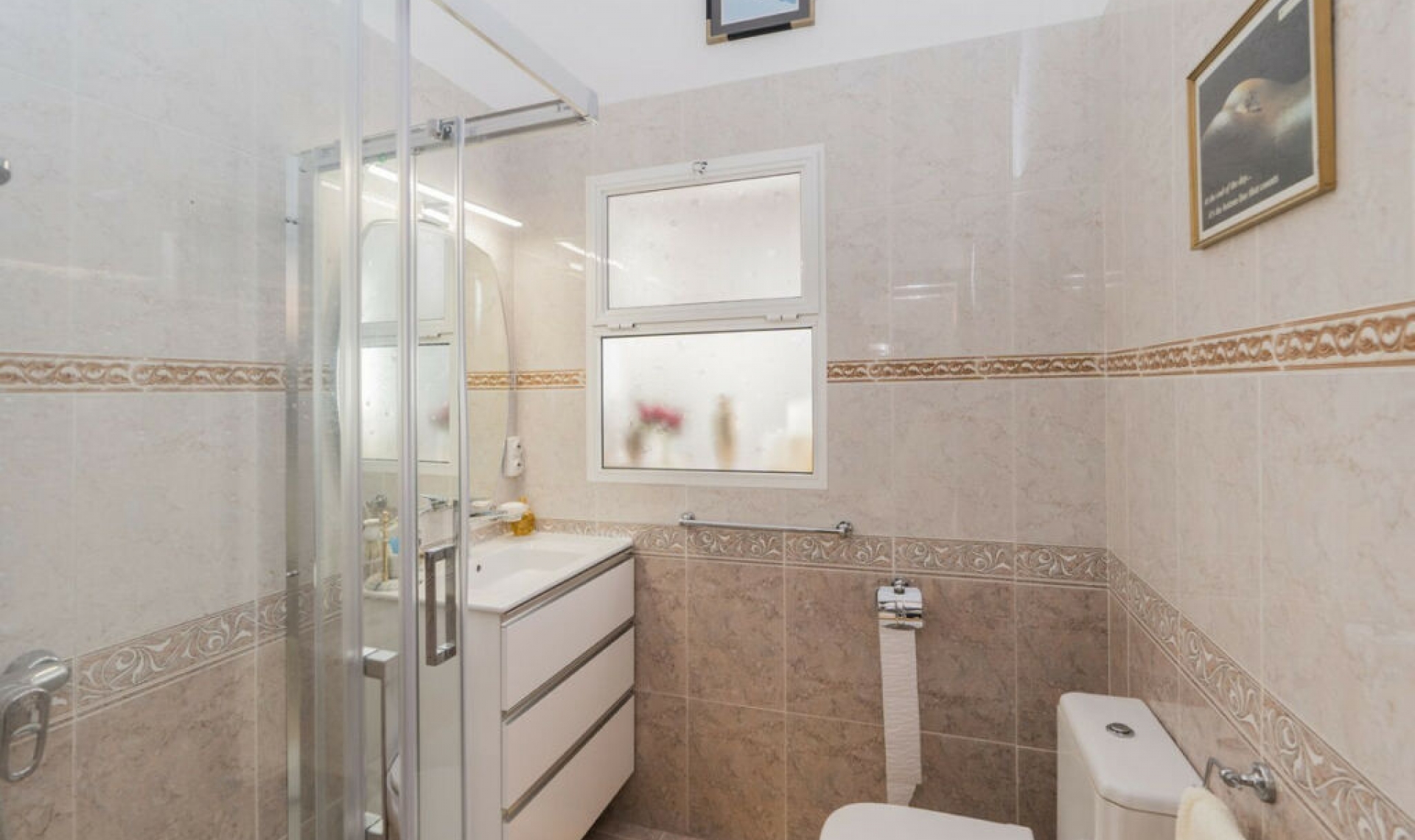 Resale - House -
Torrenueva