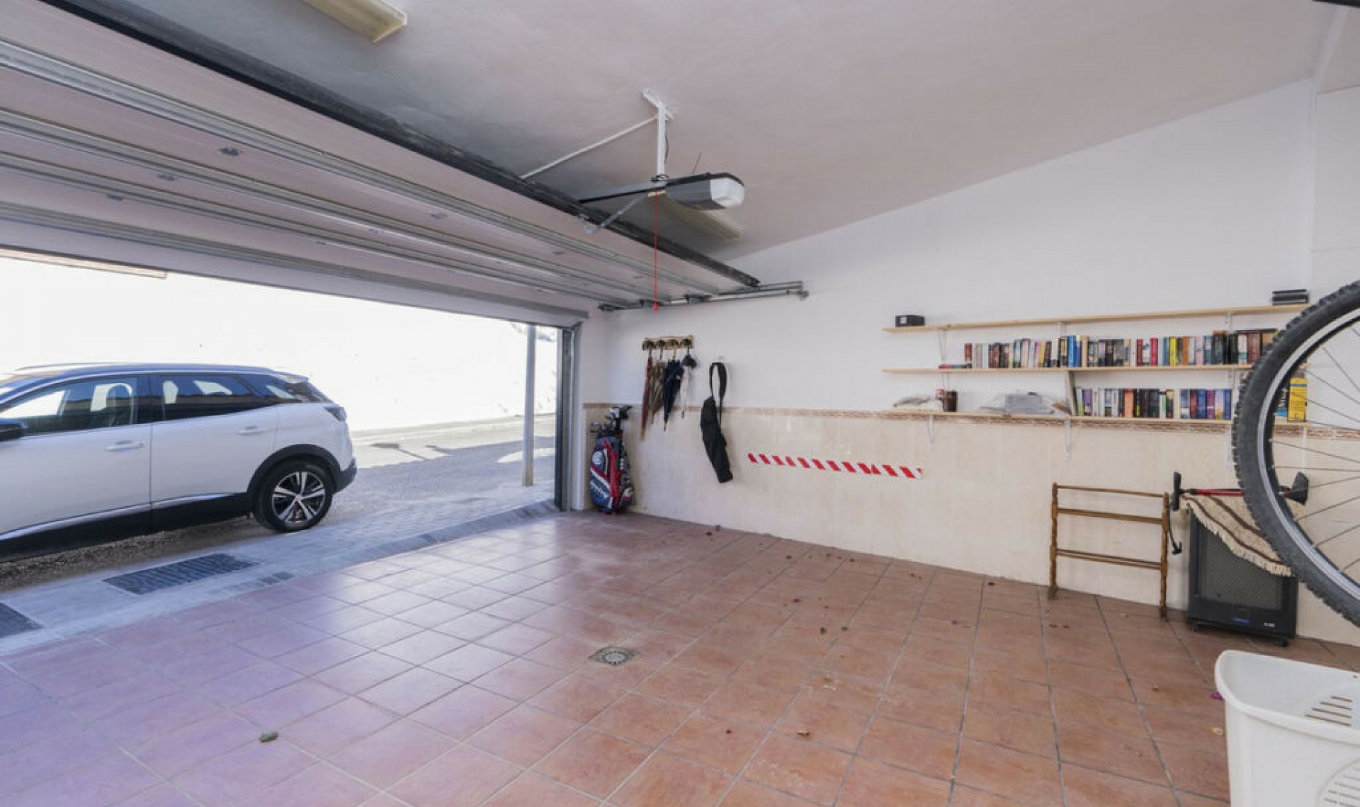 Resale - House -
Torrenueva