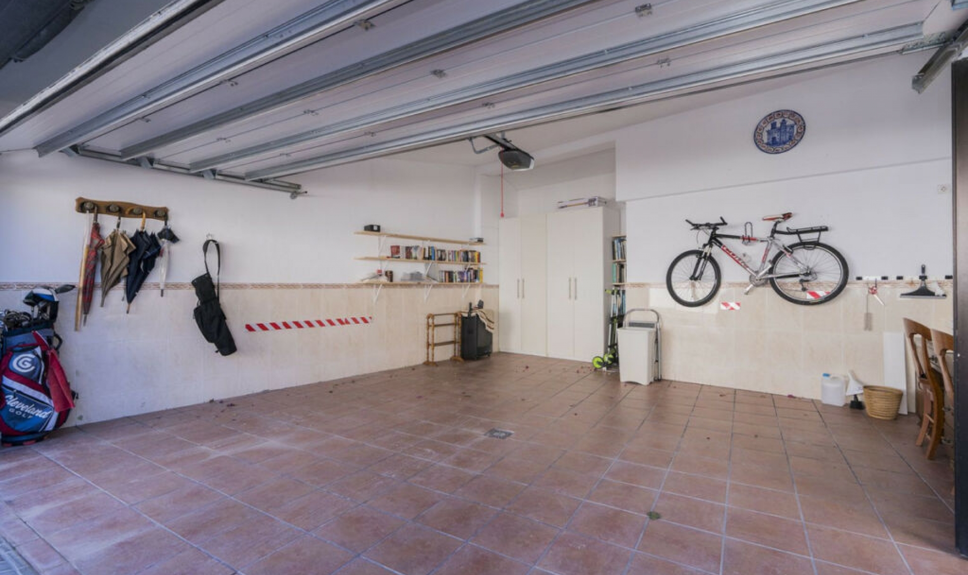 Resale - House -
Torrenueva