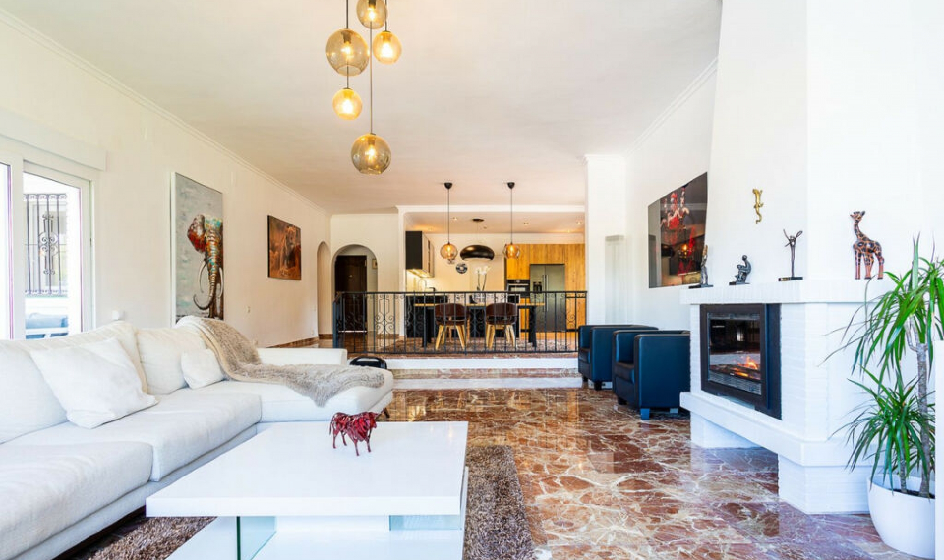 Resale - House -
Torrenueva