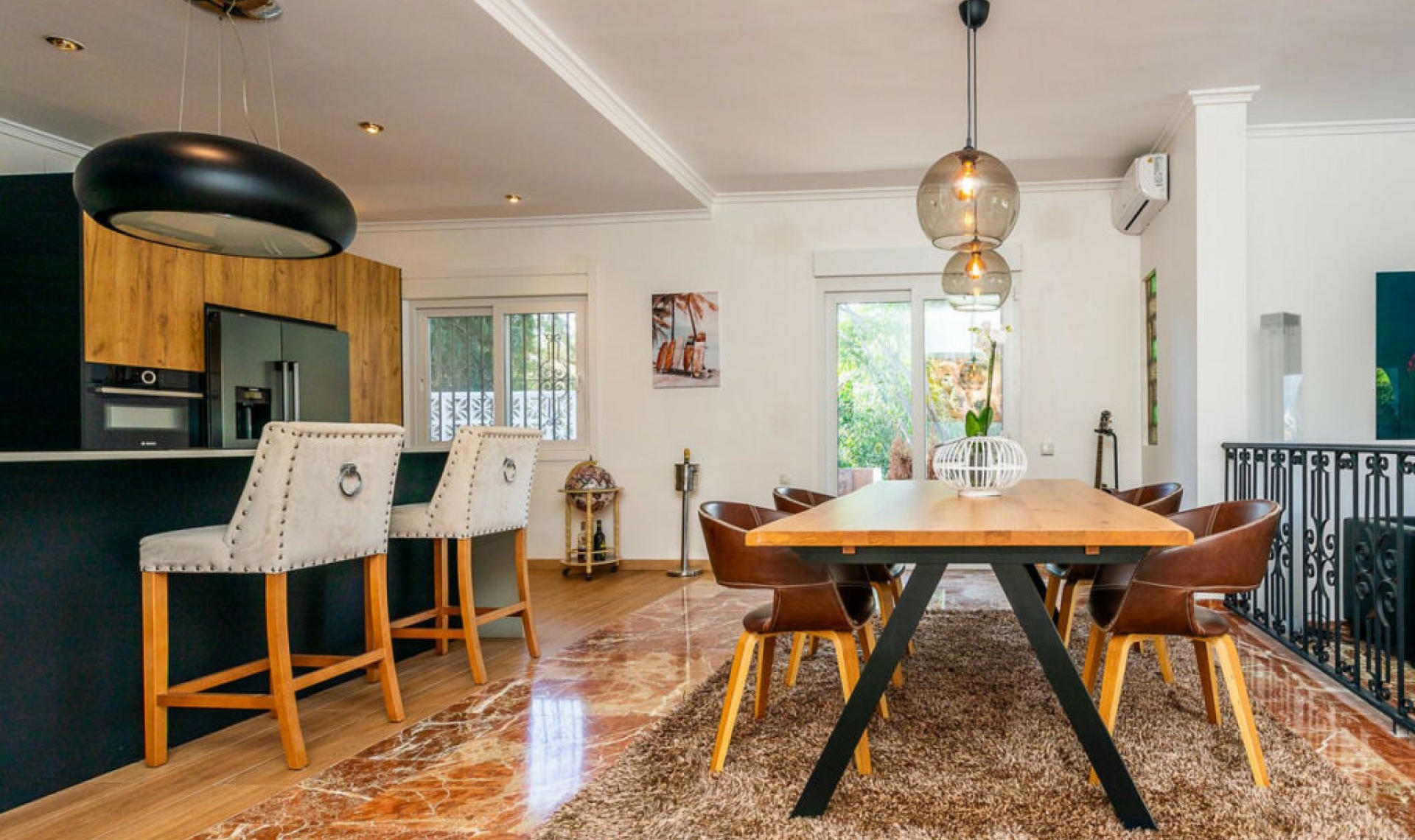 Resale - House -
Torrenueva