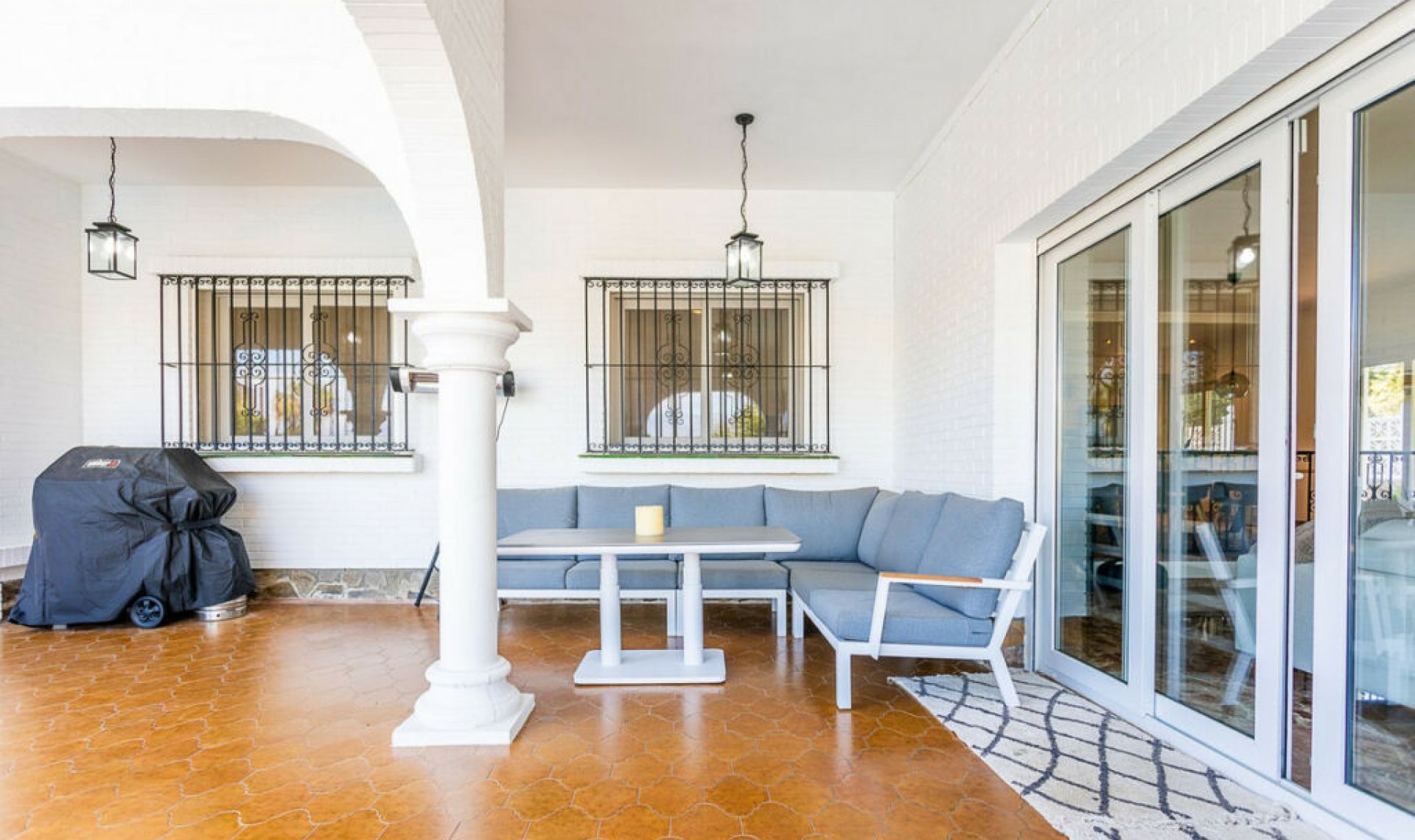 Resale - House -
Torrenueva