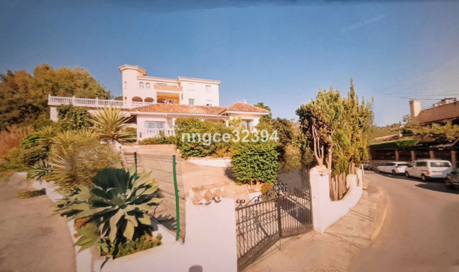 Resale - House -
Torrenueva