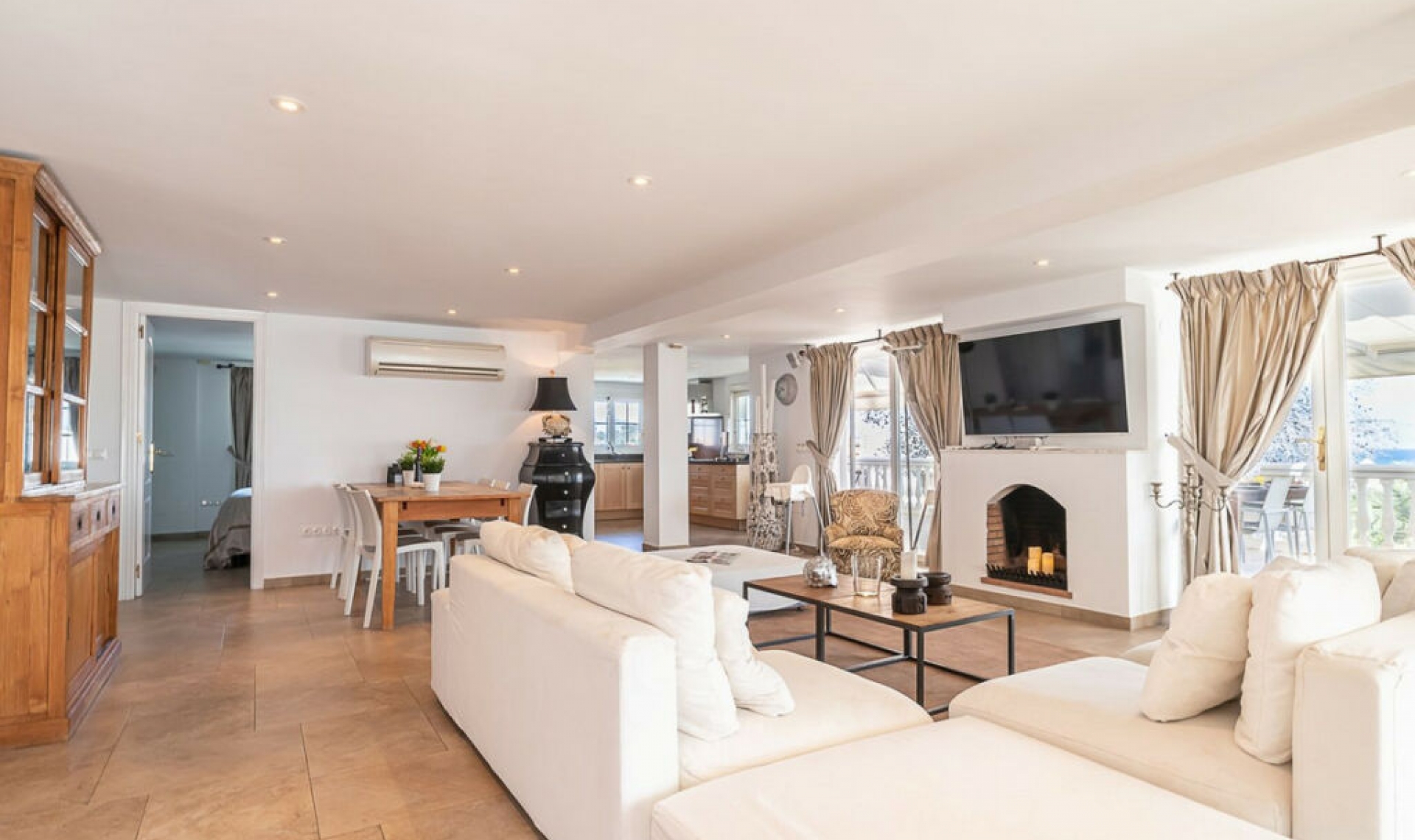 Resale - House -
Torrenueva