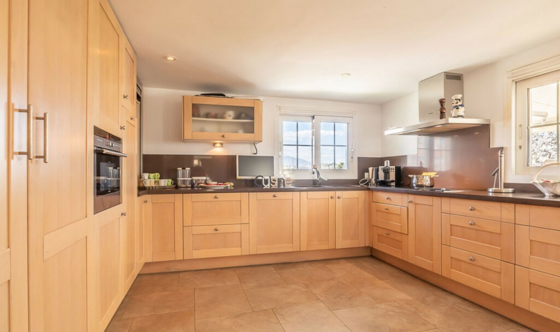 Resale - House -
Torrenueva