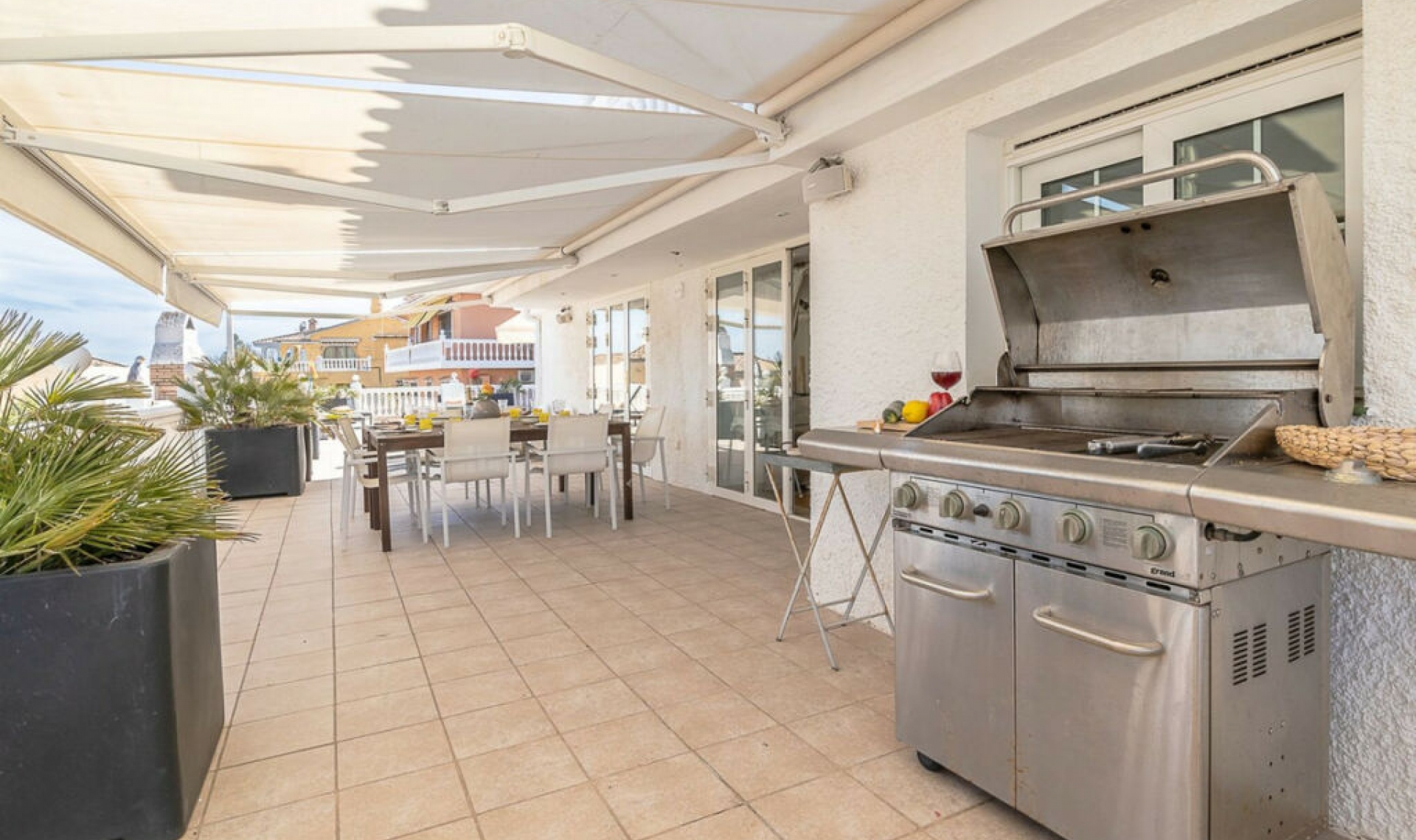 Resale - House -
Torrenueva