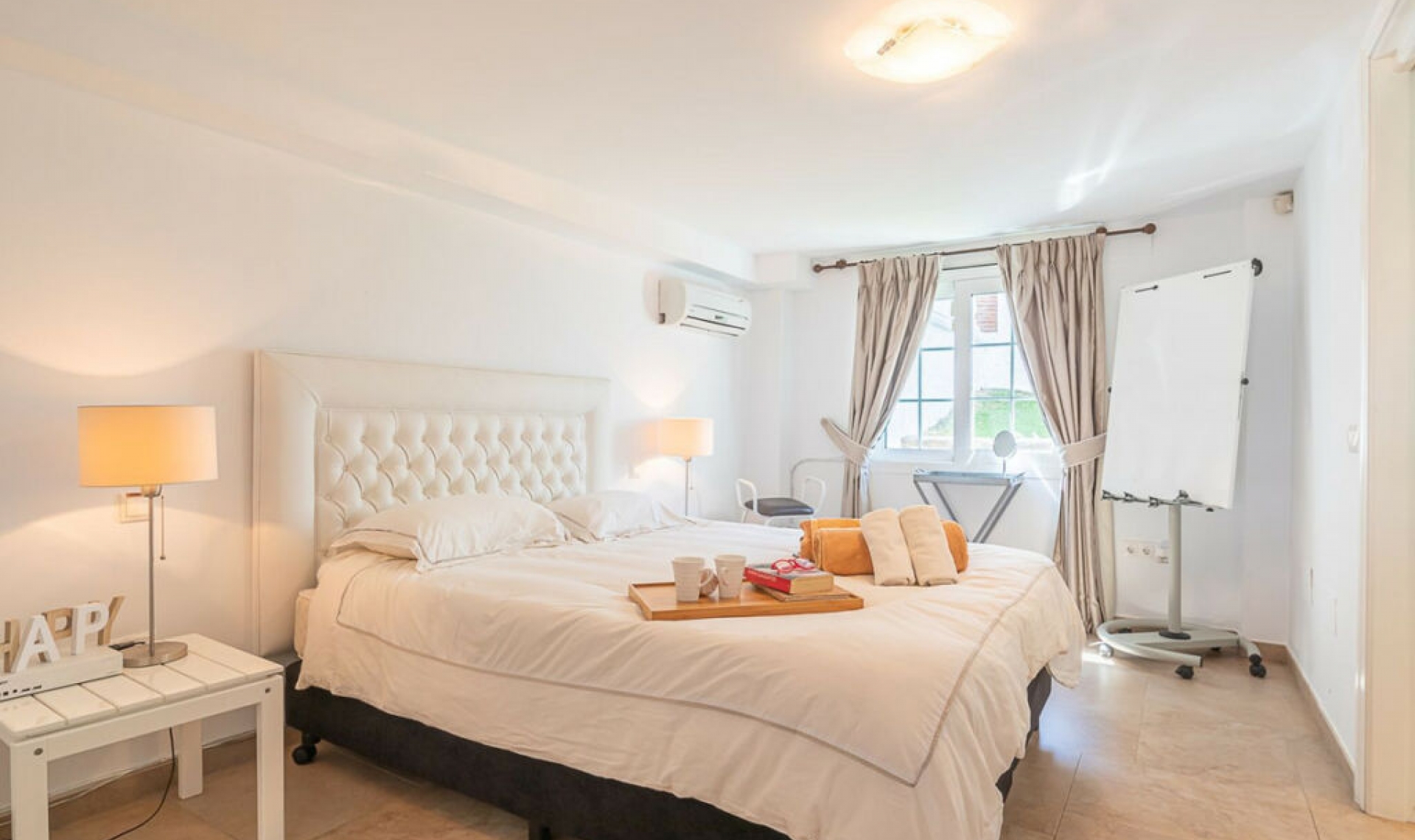 Resale - House -
Torrenueva