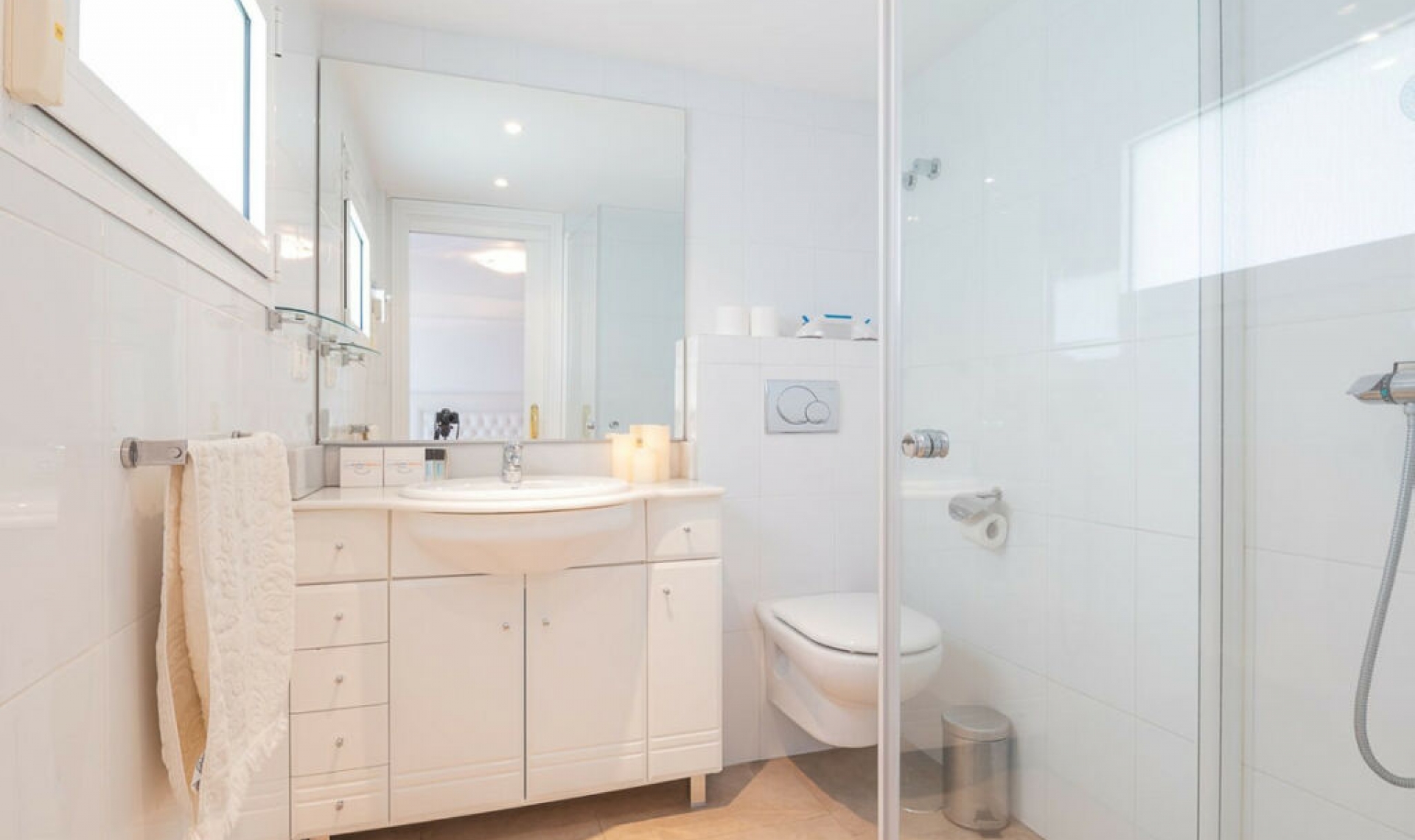 Resale - House -
Torrenueva