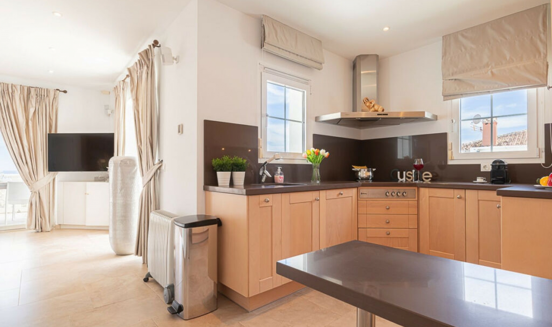 Resale - House -
Torrenueva