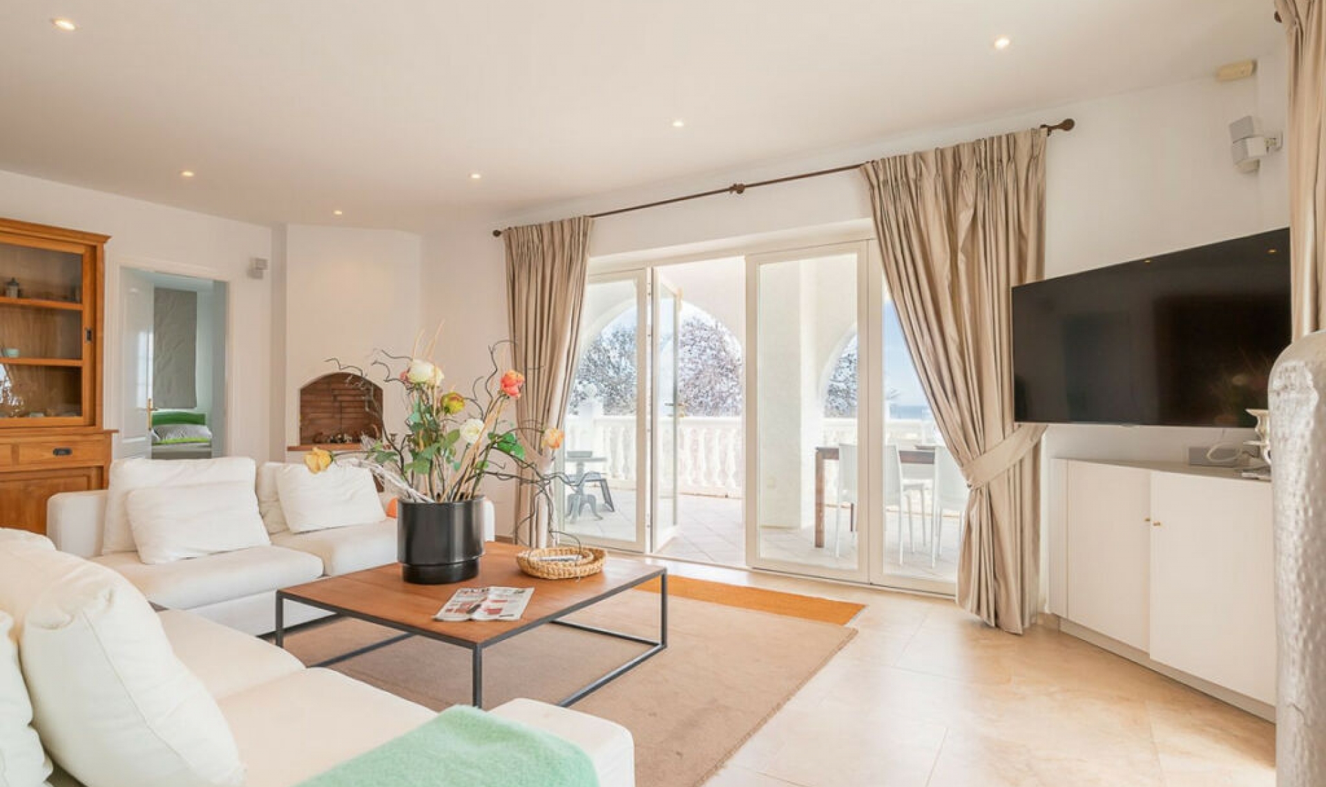 Resale - House -
Torrenueva