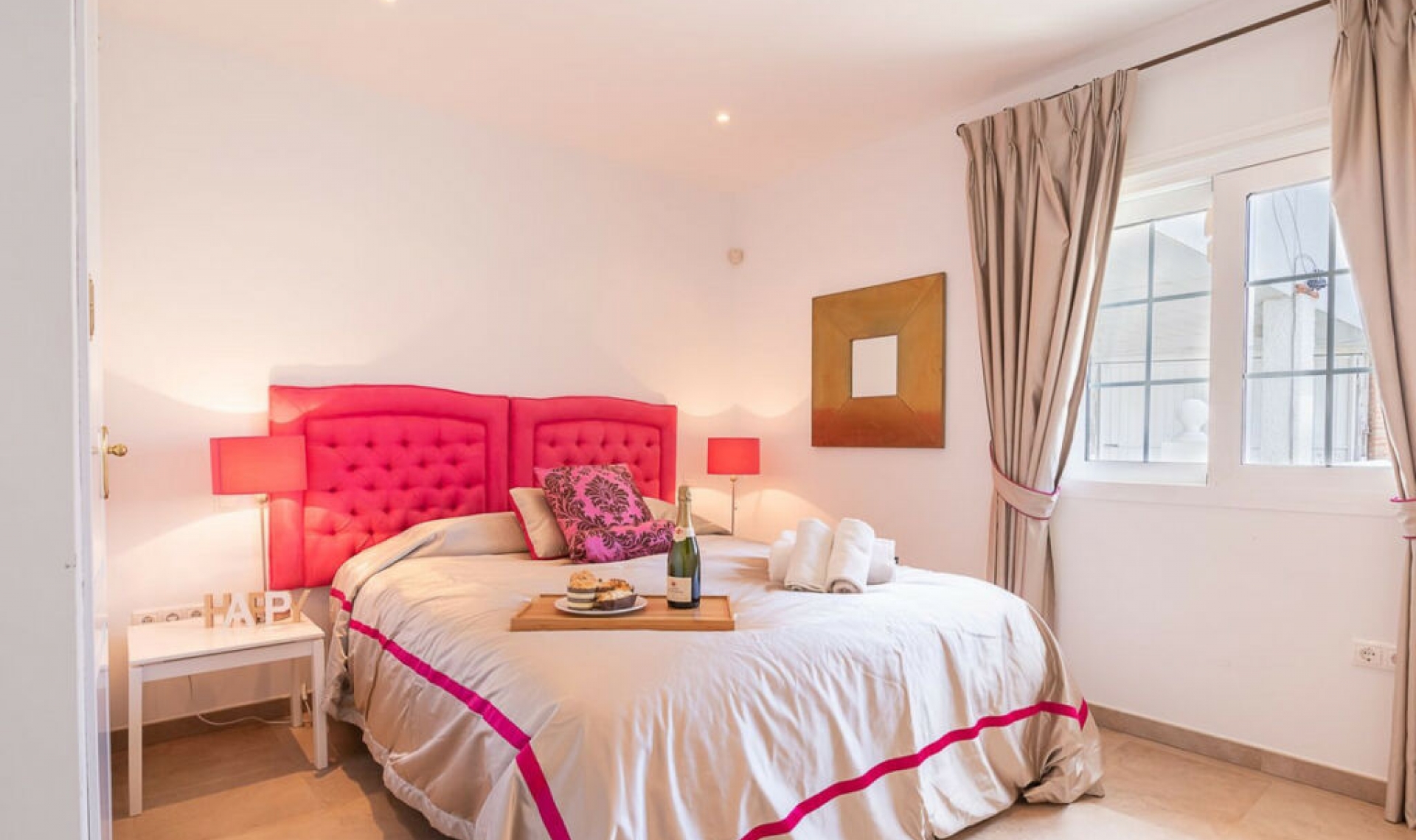 Resale - House -
Torrenueva