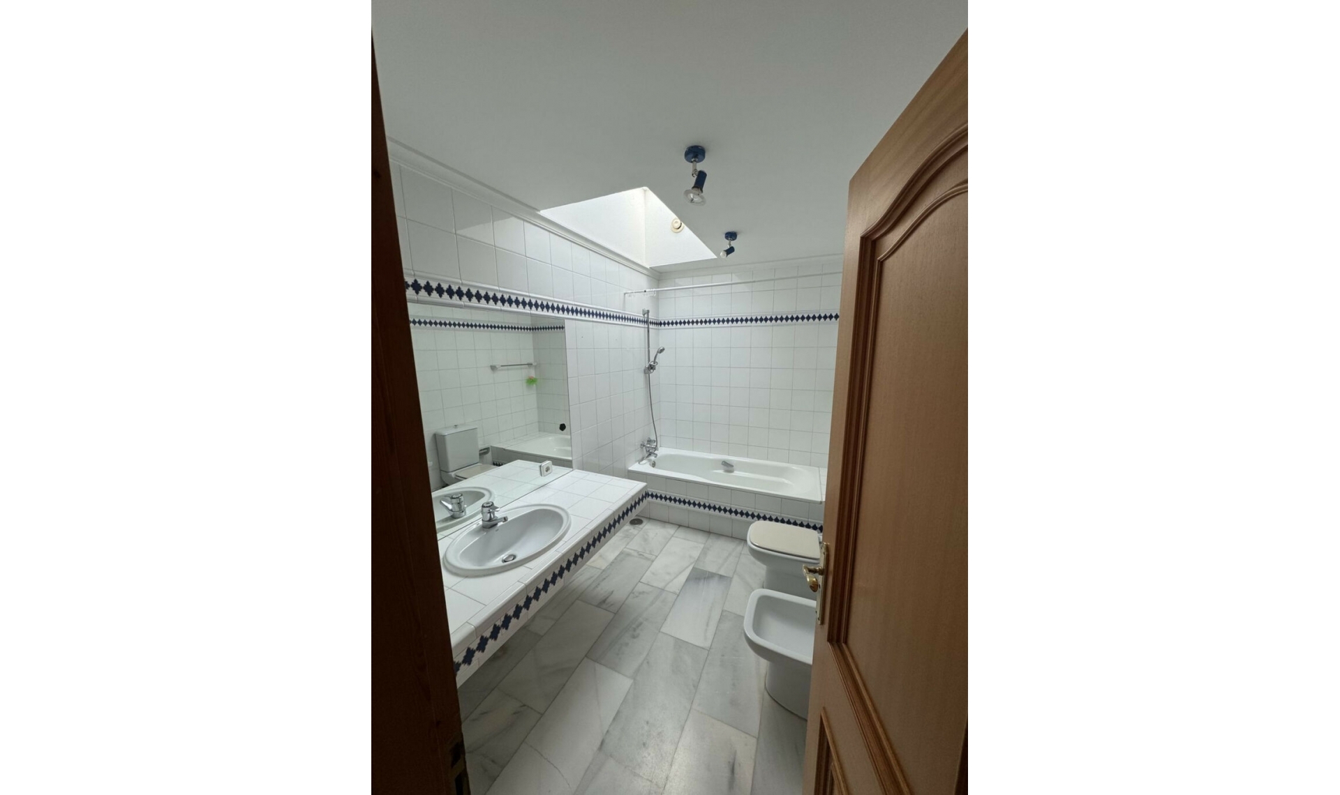 Resale - House -
Torrequebrada