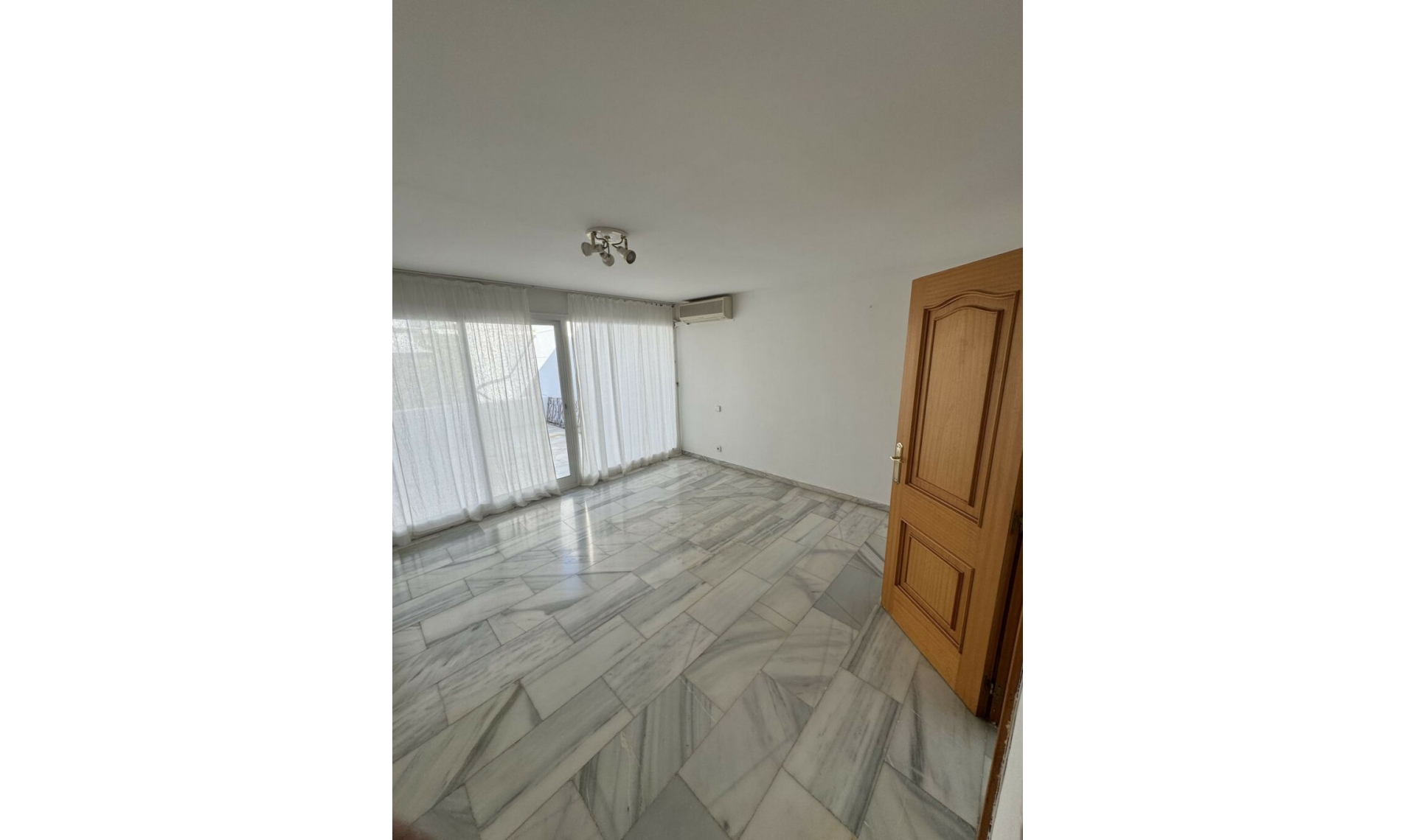 Resale - House -
Torrequebrada