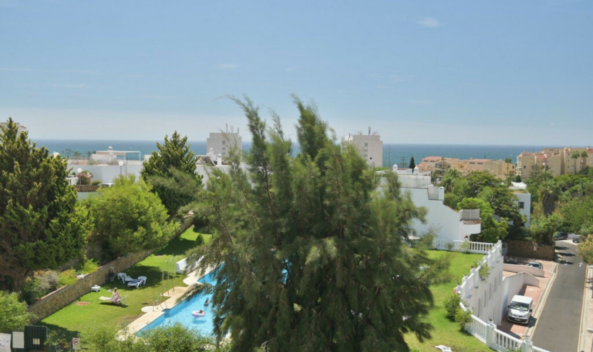 Resale - House -
Torrequebrada