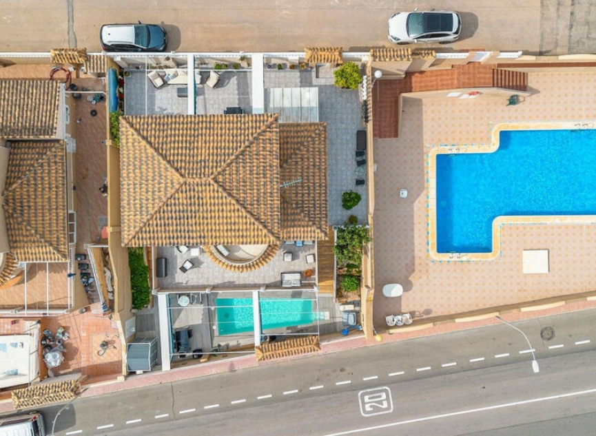 Resale - House -
Torrevieja