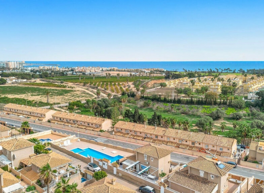 Resale - House -
Torrevieja